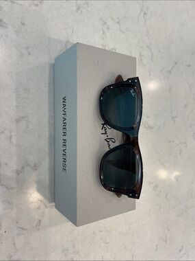Ray-Ban Wayfarer Reverse Sunglasses - Tortoiseshell Frame with Green Lenses